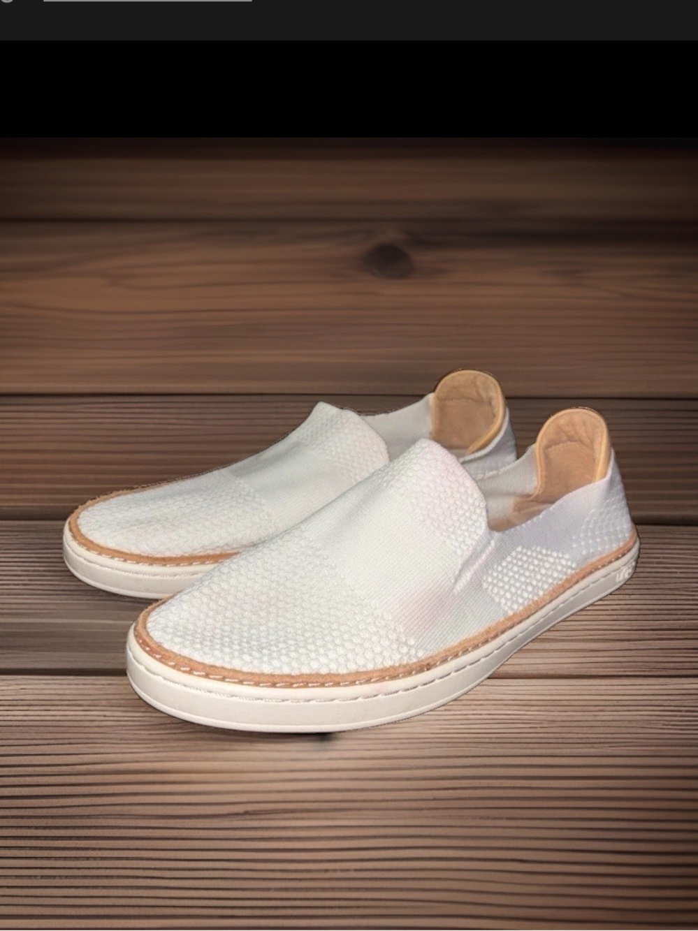 UGG Women's Sammy Slip-On Sneaker in white knit.Women’s size 9
